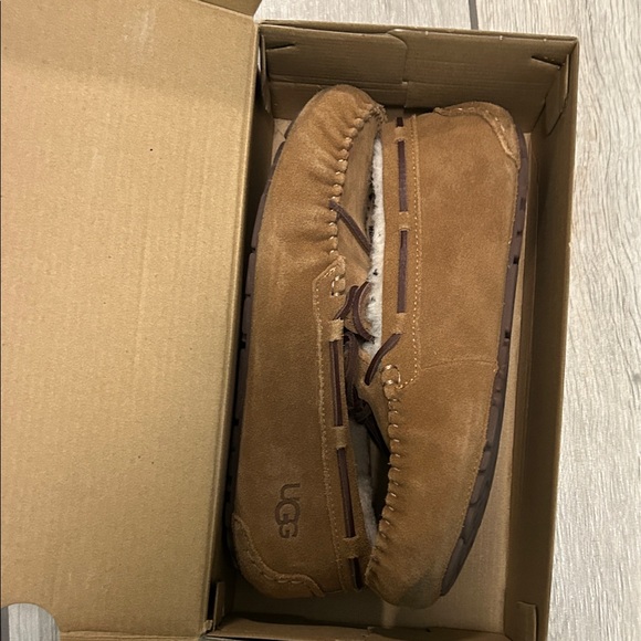 UGG Chestnut Suede Moccasin Shoes - Picture 9 of 9